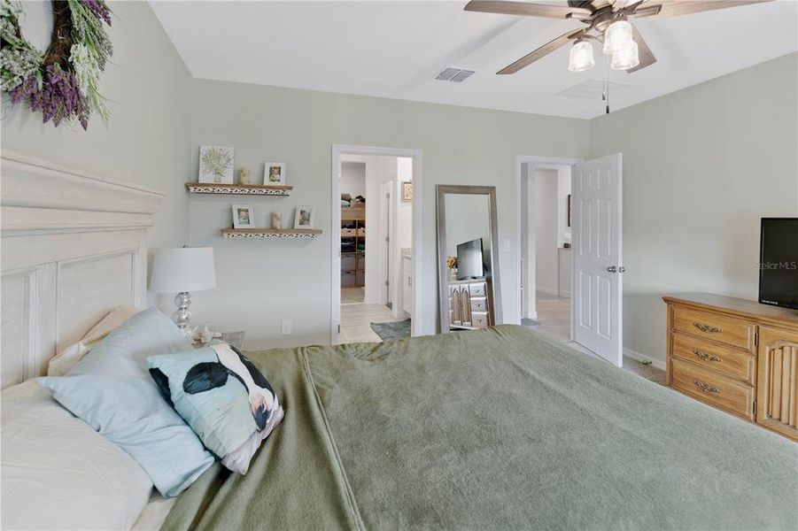 Furnished interior view inside a new home in , Winter Haven (Image 11).