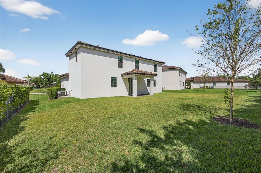 Exterior details and patio area of a home in , Royal Palm Beach (Image 25).