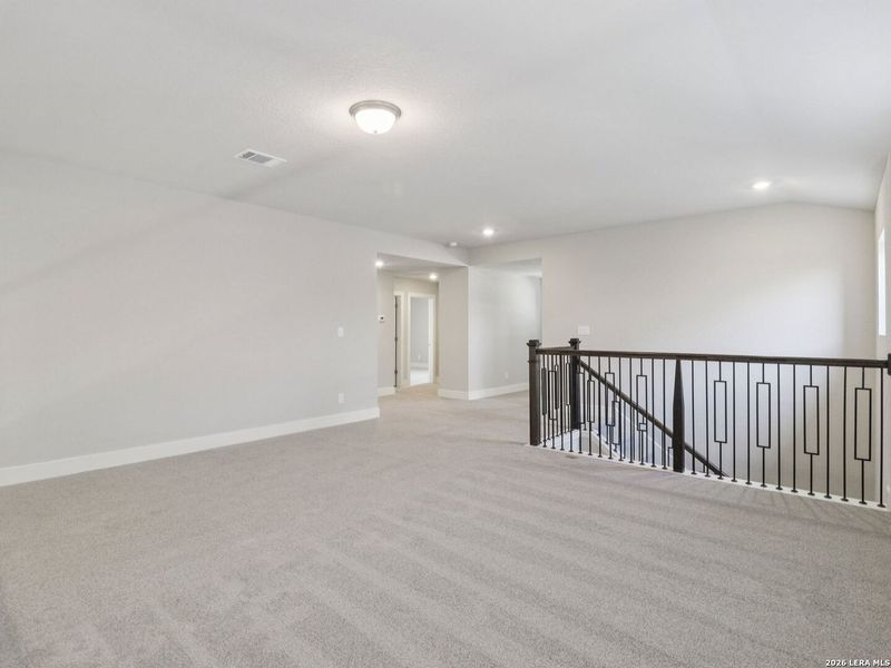 Spacious, unfurnished interior of a new home in , Marion (Image 11).