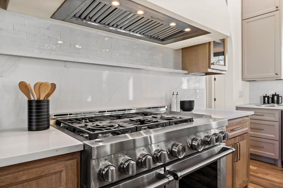 Close-up of interior finishes inside a home in , Weatherford (Image 19).