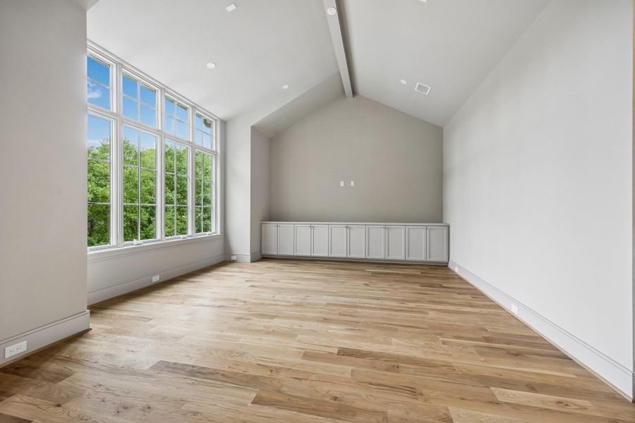 Spacious, unfurnished interior of a new home in , West University Place (Image 21).
