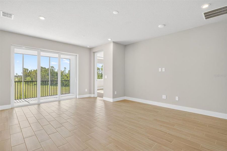 Spacious, unfurnished interior of a new home in Wellen Park, Venice (Image 20).