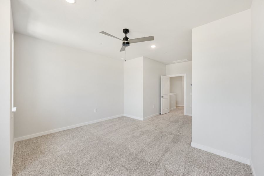 Spacious, unfurnished interior of a new home in Wildridge, Oak Point (Image 42). Spacious, unfurnished interior of a new home in Wildridge, Oak Point (Image 42).