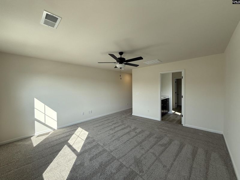 Spacious, unfurnished interior of a new home in Dunbar Village, Cayce (Image 39).