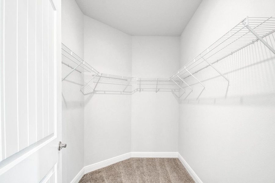 Representative unfurnished interior of a home built from the Plan 1901 by Adams Homes in Pine Top, Cantonment (Image 18).