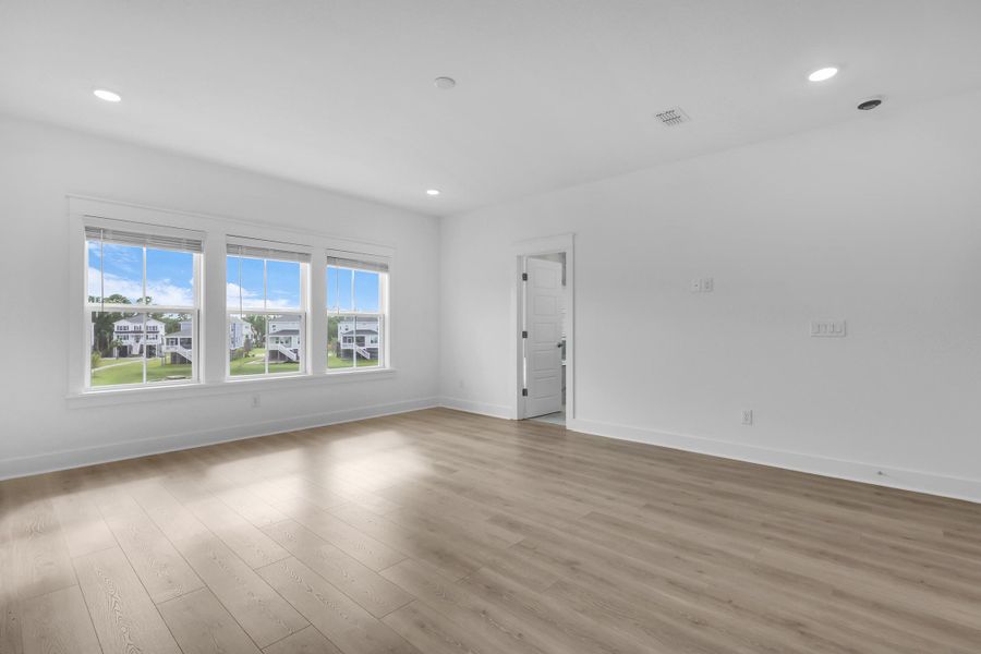 Spacious, unfurnished interior of a new home in Liberty Hill Farm, Mount Pleasant (Image 22).
