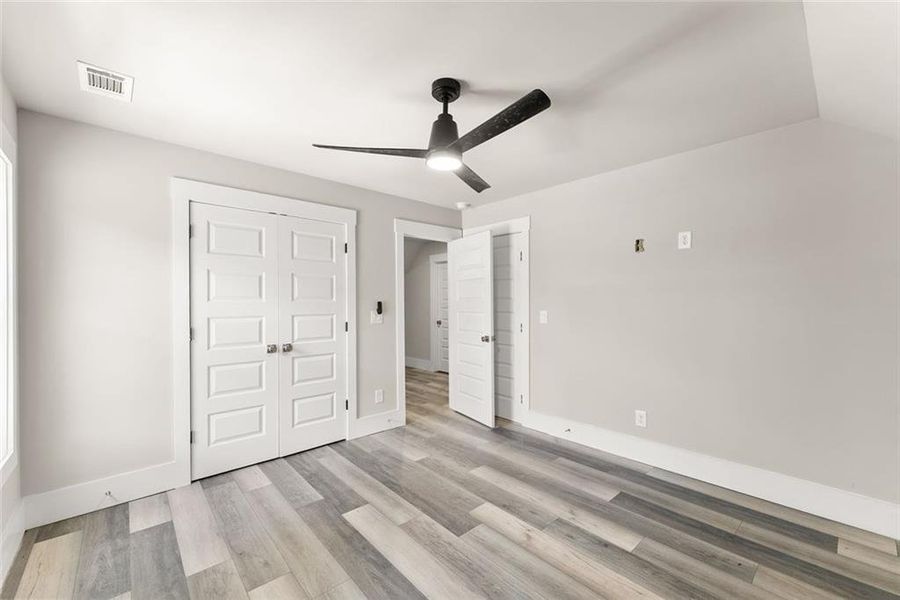 Spacious, unfurnished interior of a new home in , Gainesville (Image 32).