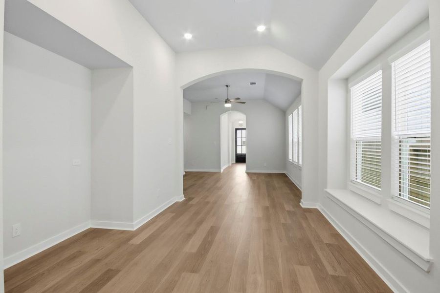 Spacious, unfurnished interior of a new home in Grand Central Park, Conroe (Image 19). Spacious, unfurnished interior of a new home in Grand Central Park, Conroe (Image 19).