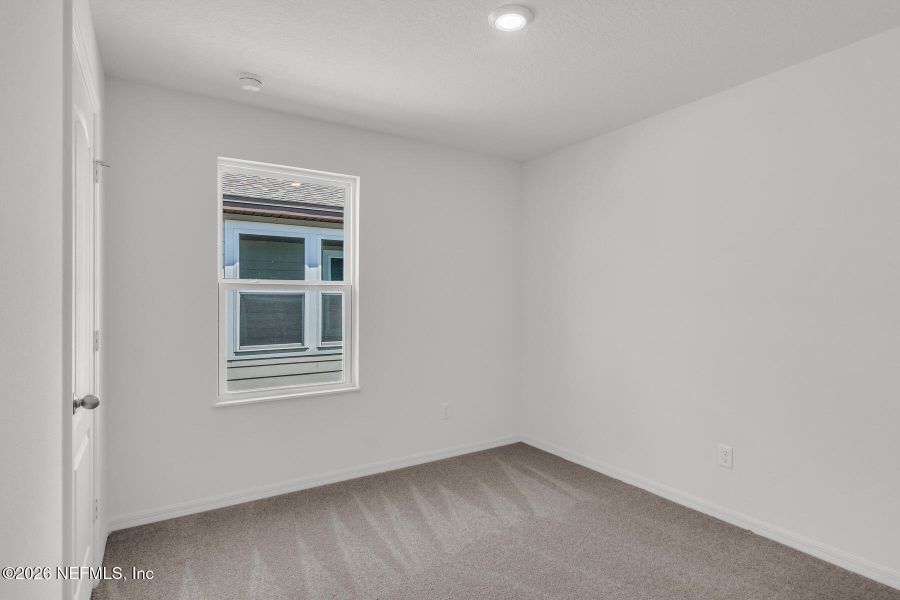 Spacious, unfurnished interior of a new home in Rolling Hills, Green Cove Springs (Image 15).