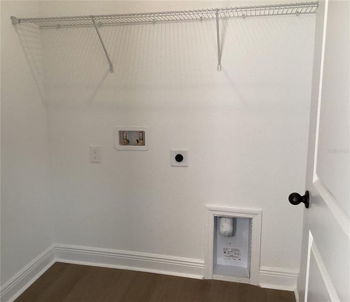 Spacious, unfurnished interior of a new home in Lake Cawood Cove, Windermere (Image 18). Spacious, unfurnished interior of a new home in Lake Cawood Cove, Windermere (Image 18).