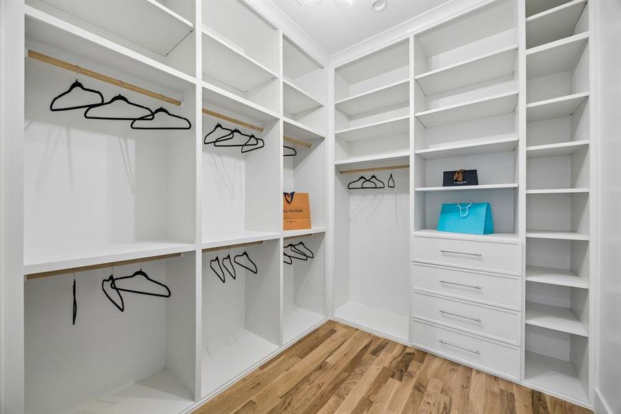 Furnished interior view inside a new home in , Dallas (Image 8).