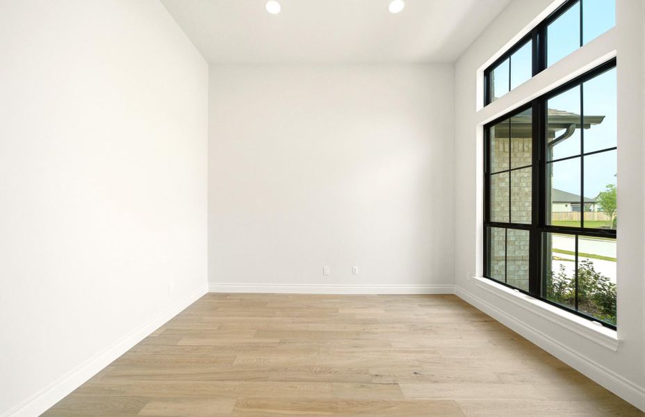 Spacious, unfurnished interior of a new home in Bridgeland 60′, Cypress (Image 35).