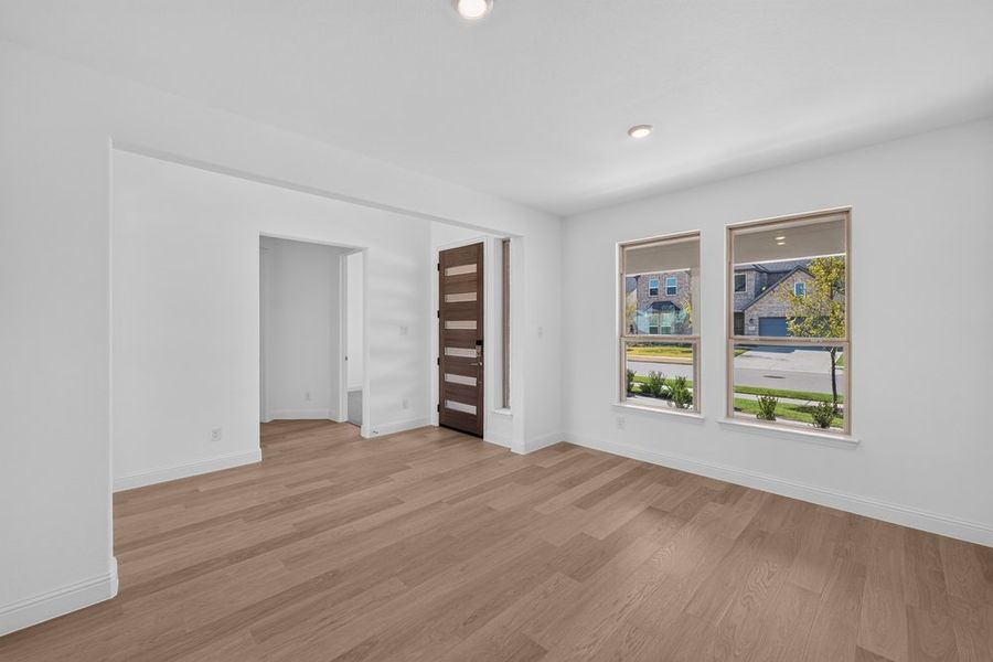 Spacious, unfurnished interior of a new home in Cross Creek Meadows, Celina (Image 39).