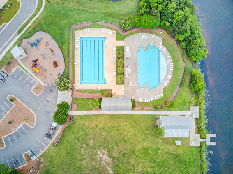 Community amenities in , Moncks Corner (Image 59).