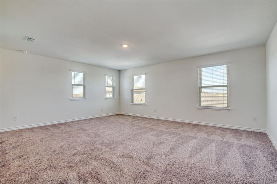 Spacious, unfurnished interior of a new home in Heartland, Crandall (Image 26).