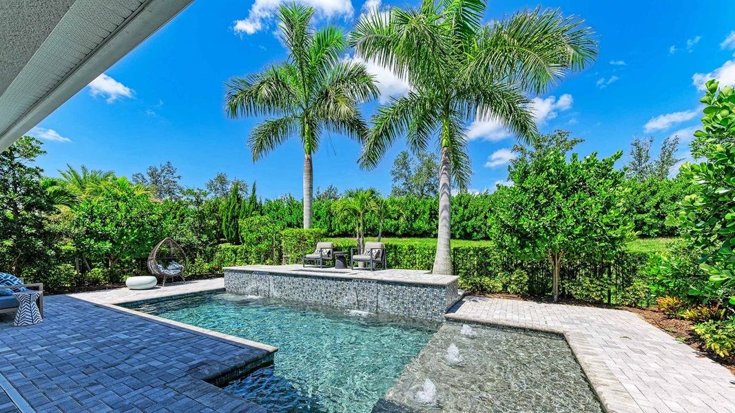 Pool - Model shown is without Bonus Room