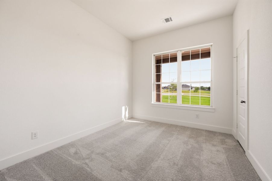 Spacious, unfurnished interior of a new home in Saddleback Estates, Boyd (Image 33).
