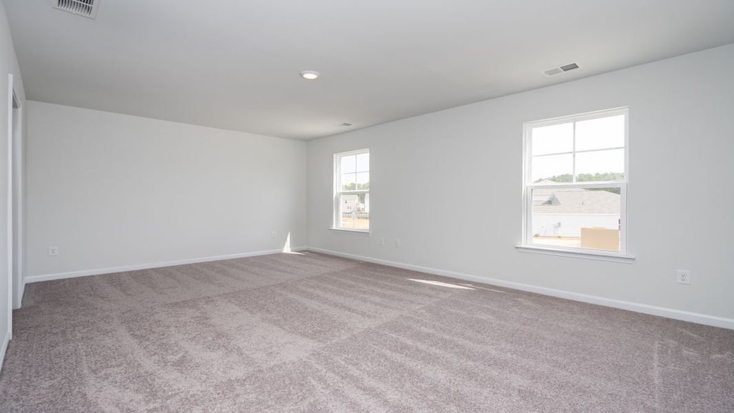 Representative unfurnished interior of a home built from the ROBIE by D.R. Horton in Island Green, Myrtle Beach (Image 42).