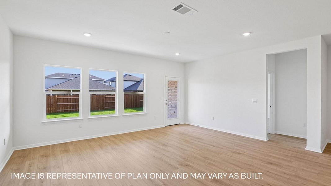 Spacious, unfurnished interior of a new home in Bar W Ranch, Leander (Image 15).