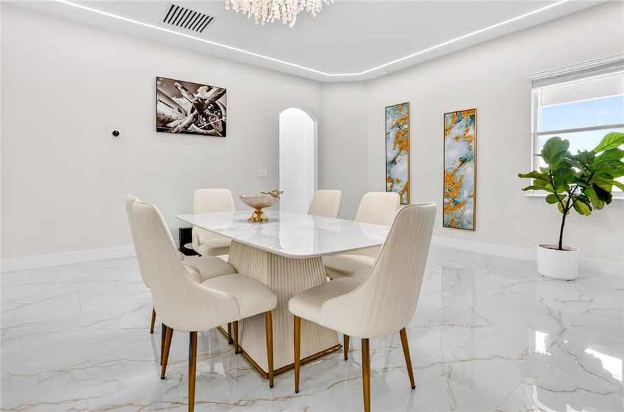 Furnished interior view inside a new home in , Orlando (Image 15).