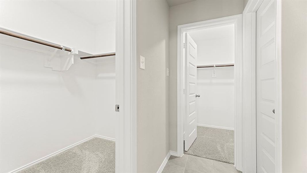 25. 3717 Star Mesa - Closet