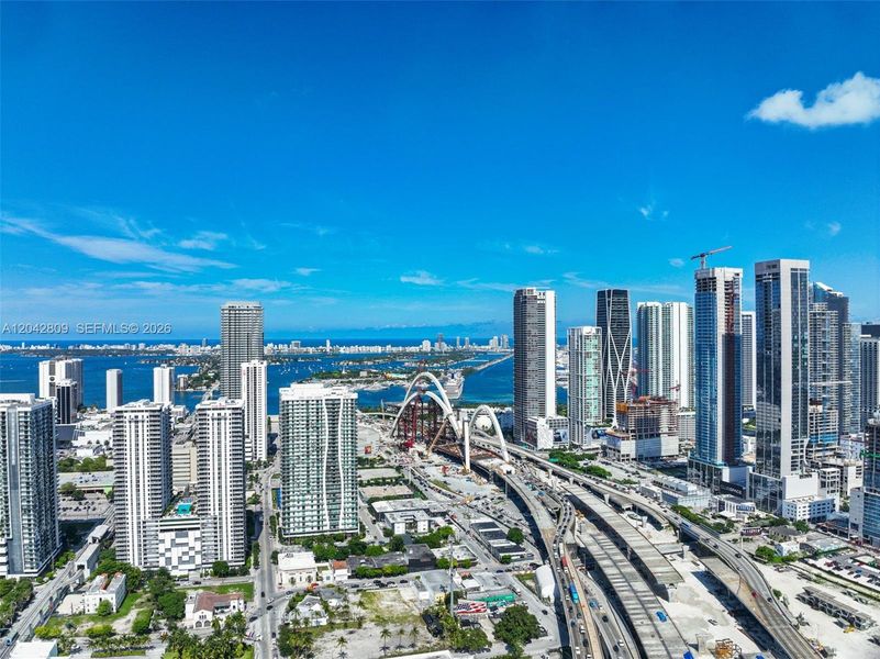 Condo located in Miami, FL showcasing its design and architecture (Image 30).