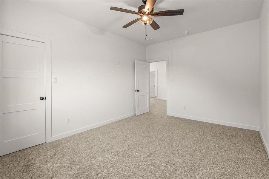 Spacious, unfurnished interior of a new home in , Aledo (Image 24).