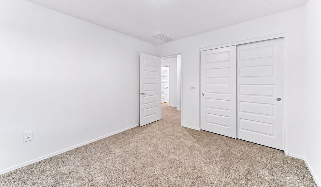 Spacious, unfurnished interior of a new home in Blackhawk, Tucson (Image 40).