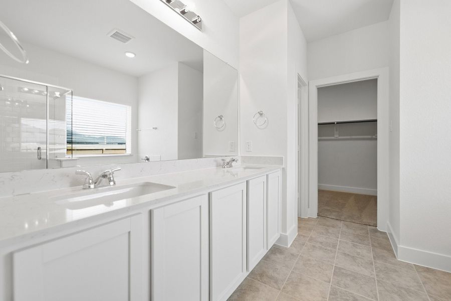 Furnished interior view inside a new home in Pecan Estates, Crosby (Image 10).