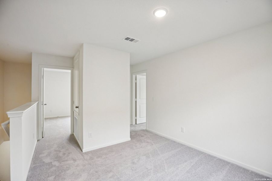Spacious, unfurnished interior of a new home in Roosevelt Heights, San Antonio (Image 14).