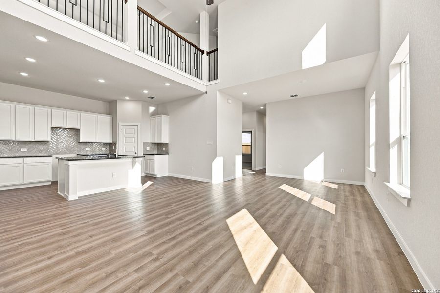 Spacious, unfurnished interior of a new home in Red Hawk Landing, San Antonio (Image 27).