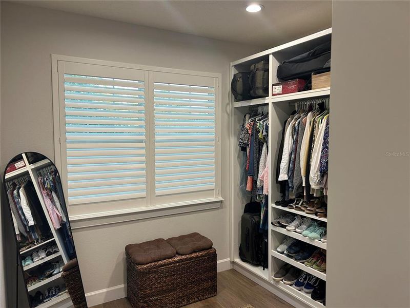 Furnished interior view inside a new home in , Orlando (Image 8).