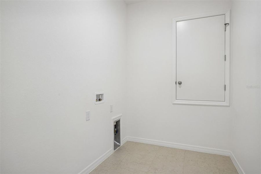Spacious, unfurnished interior of a new home in Heritage Station, Punta Gorda (Image 34). Spacious, unfurnished interior of a new home in Heritage Station, Punta Gorda (Image 34).