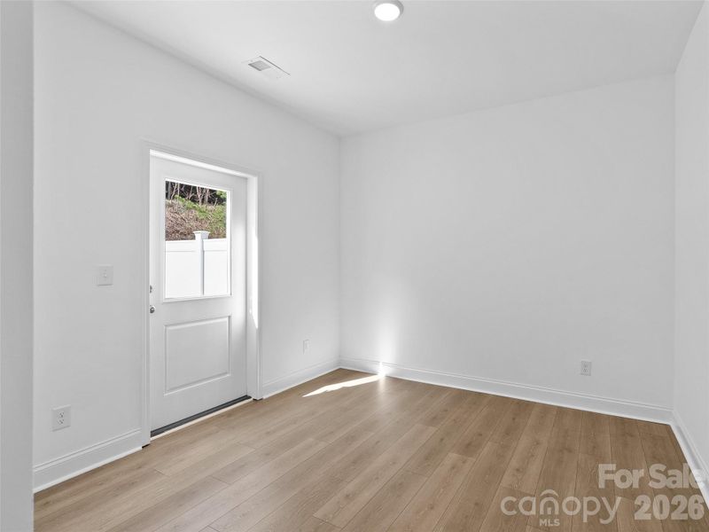 Spacious, unfurnished interior of a new home in , Asheville (Image 26).