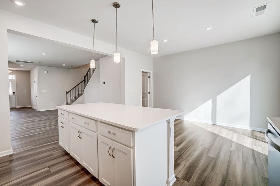 Kitchen and breakfast area