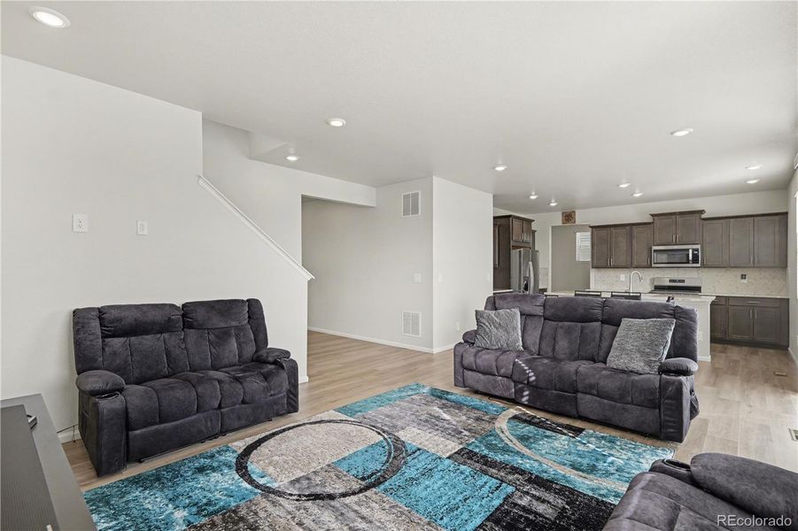 Furnished interior view inside a new home in Murphy Creek, Aurora (Image 27).