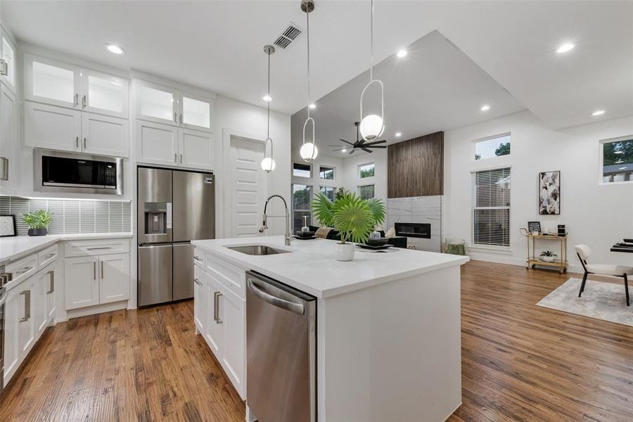 Furnished interior view inside a new home in , Dallas (Image 8).