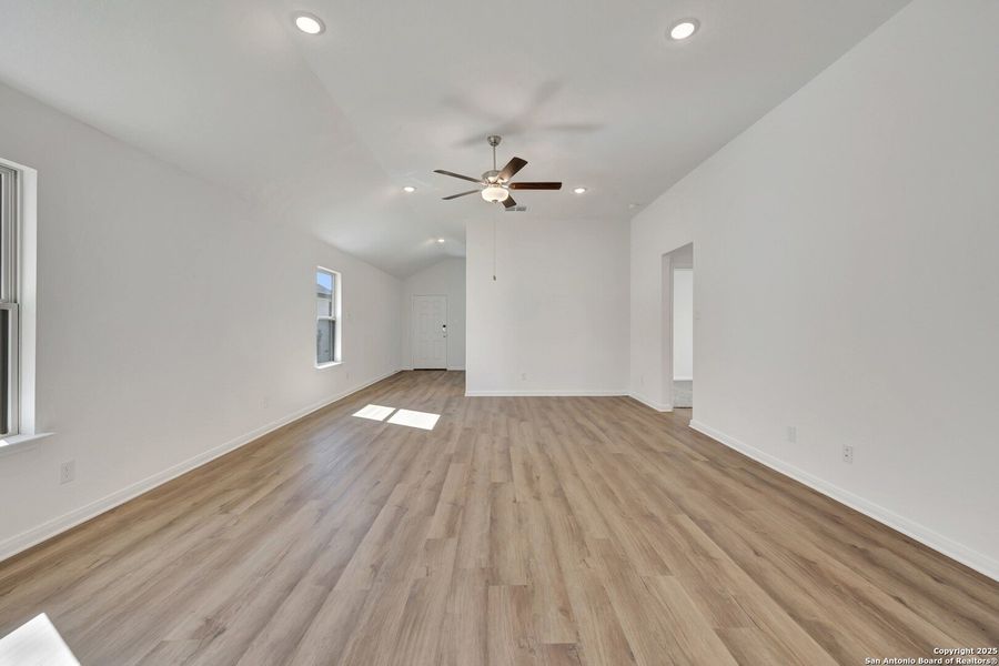 Spacious, unfurnished interior of a new home in Park Place, New Braunfels (Image 18). Spacious, unfurnished interior of a new home in Park Place, New Braunfels (Image 18).
