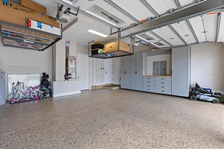 Spacious, unfurnished interior of a new home in , Winter Park (Image 24).