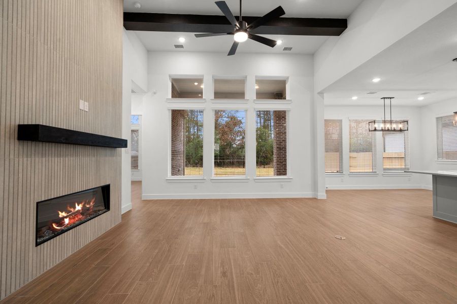Spacious, unfurnished interior of a new home in Evergreen, Conroe (Image 33).