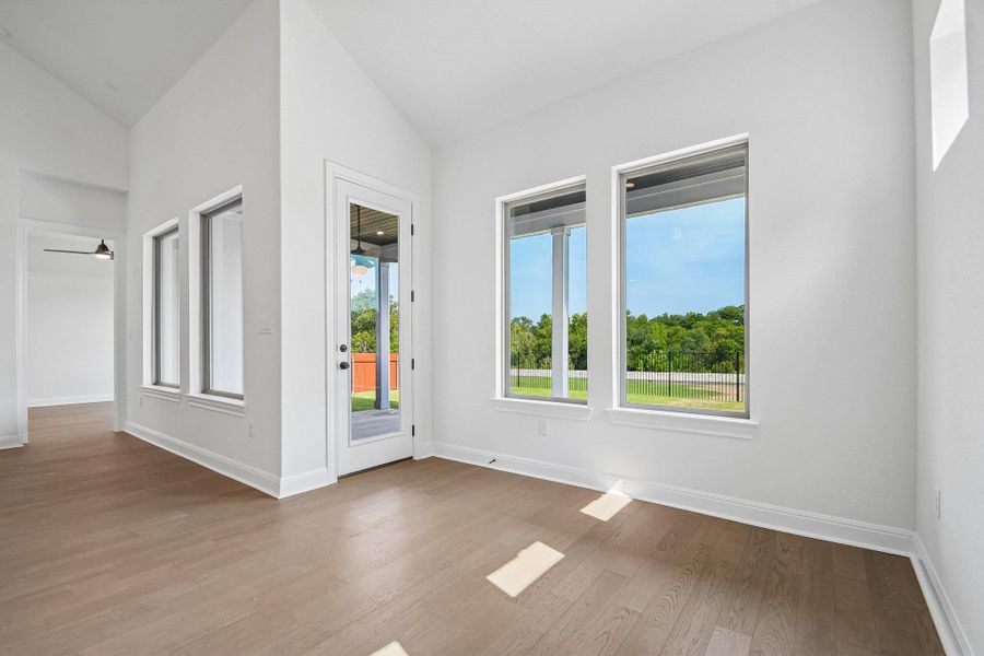 Spacious, unfurnished interior of a new home in Sauls Ranch, Round Rock (Image 29).