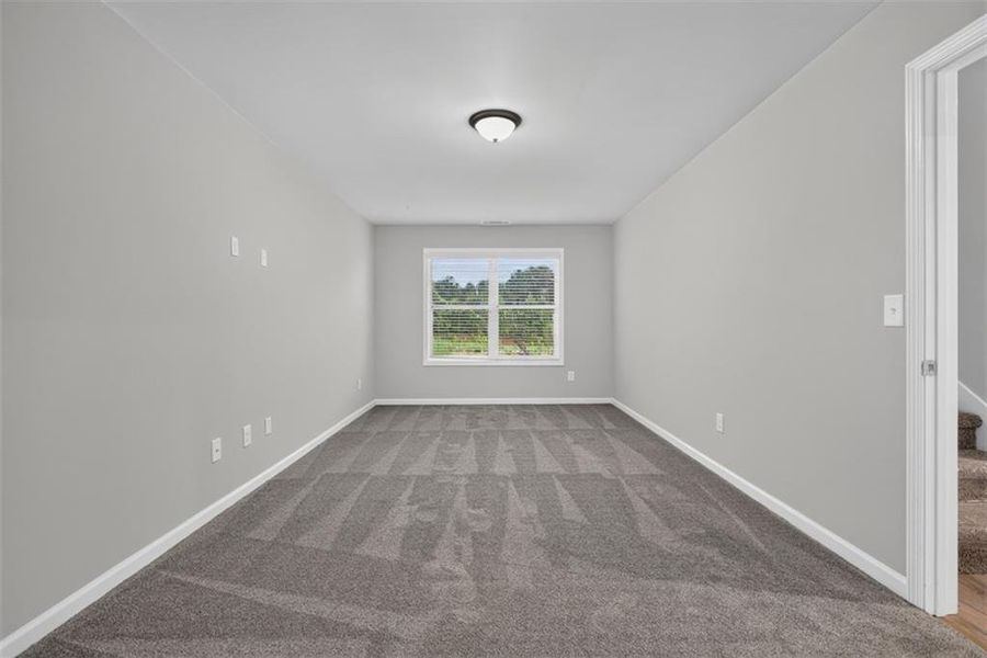 Spacious, unfurnished interior of a new home in , Eastanollee (Image 43).