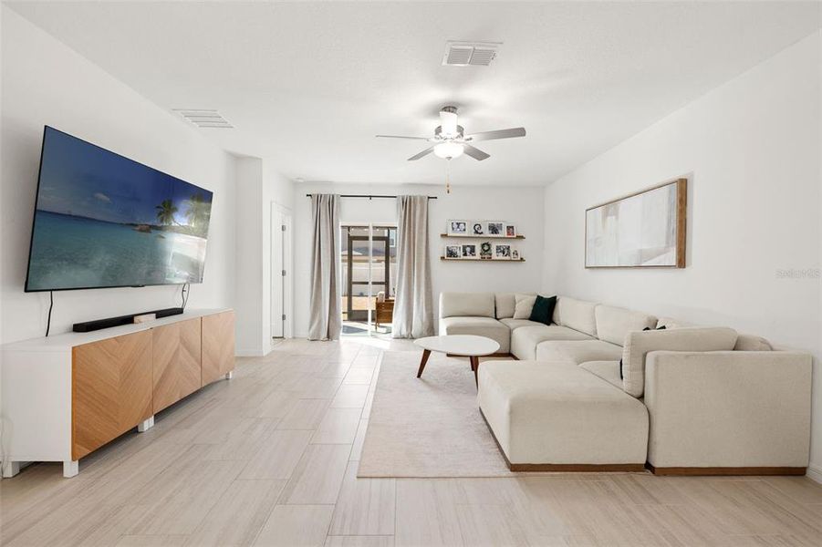 Furnished interior view inside a new home in Connerton, Land O' Lakes (Image 27).