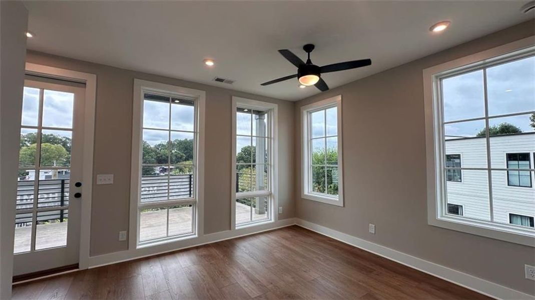 Spacious, unfurnished interior of a new home in , Atlanta (Image 10).