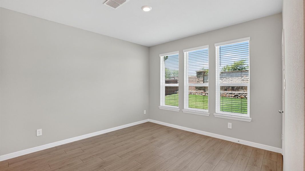 Representative unfurnished interior of a home built from the Wimberley by D.R. Horton in Lakeview Pointe, Midlothian (Image 22).