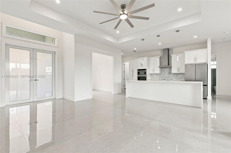 Spacious, unfurnished interior of a new home in , Cape Coral (Image 39).