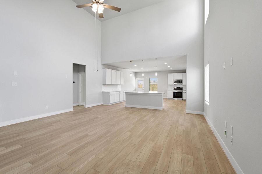 Spacious, unfurnished interior of a new home in Sunfield, Buda (Image 31). Spacious, unfurnished interior of a new home in Sunfield, Buda (Image 31).