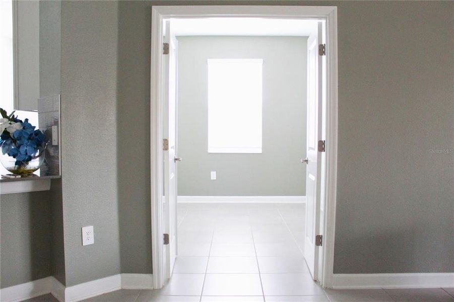 Spacious, unfurnished interior of a new home in , Davenport (Image 11).