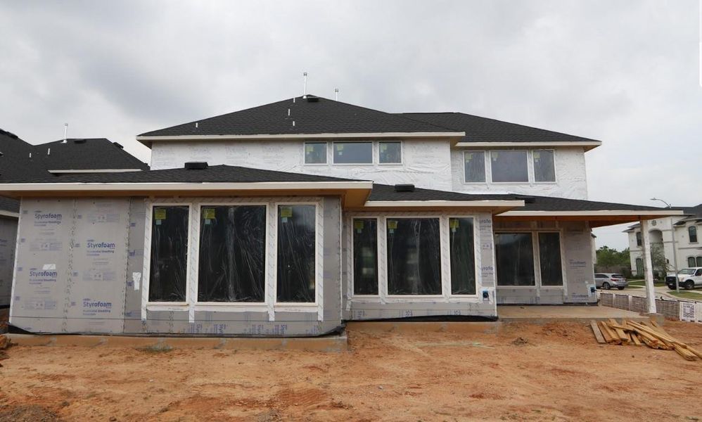 Exterior details and patio area of a home in Cross Creek Ranch 65′, Fulshear (Image 3).