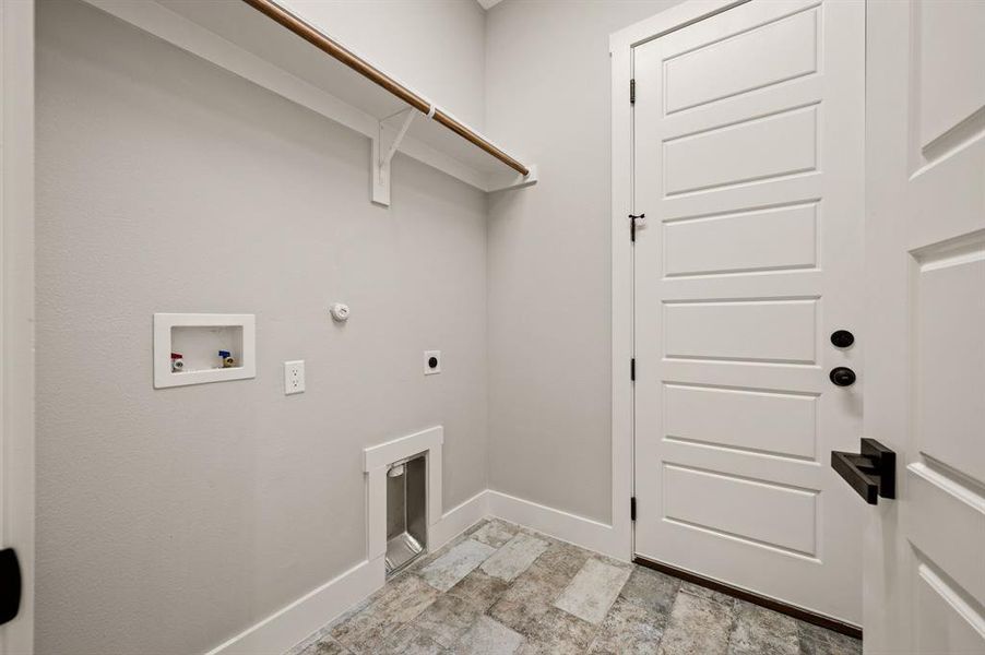 Spacious, unfurnished interior of a new home in , Springtown (Image 18).